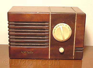 RCA Model 9TX3 Wood "Little Nipper"